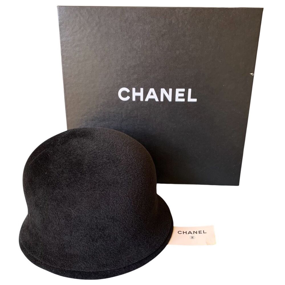 NEW W/TAGS & BOX CHANEL Black Fur Felt Double Brim Cloche Riding Bucket Hat - RA